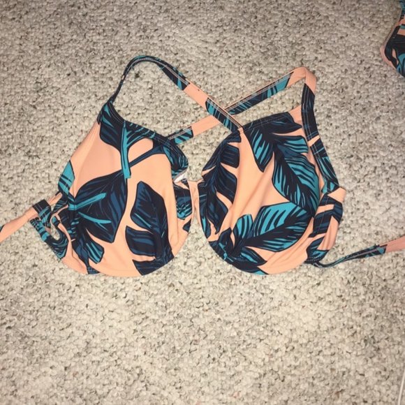 Bikini Set- Top Size - E Bottom Size- Large - Picture 2 of 7